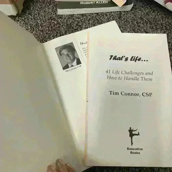 Bundle of books - Picture 9 of 10